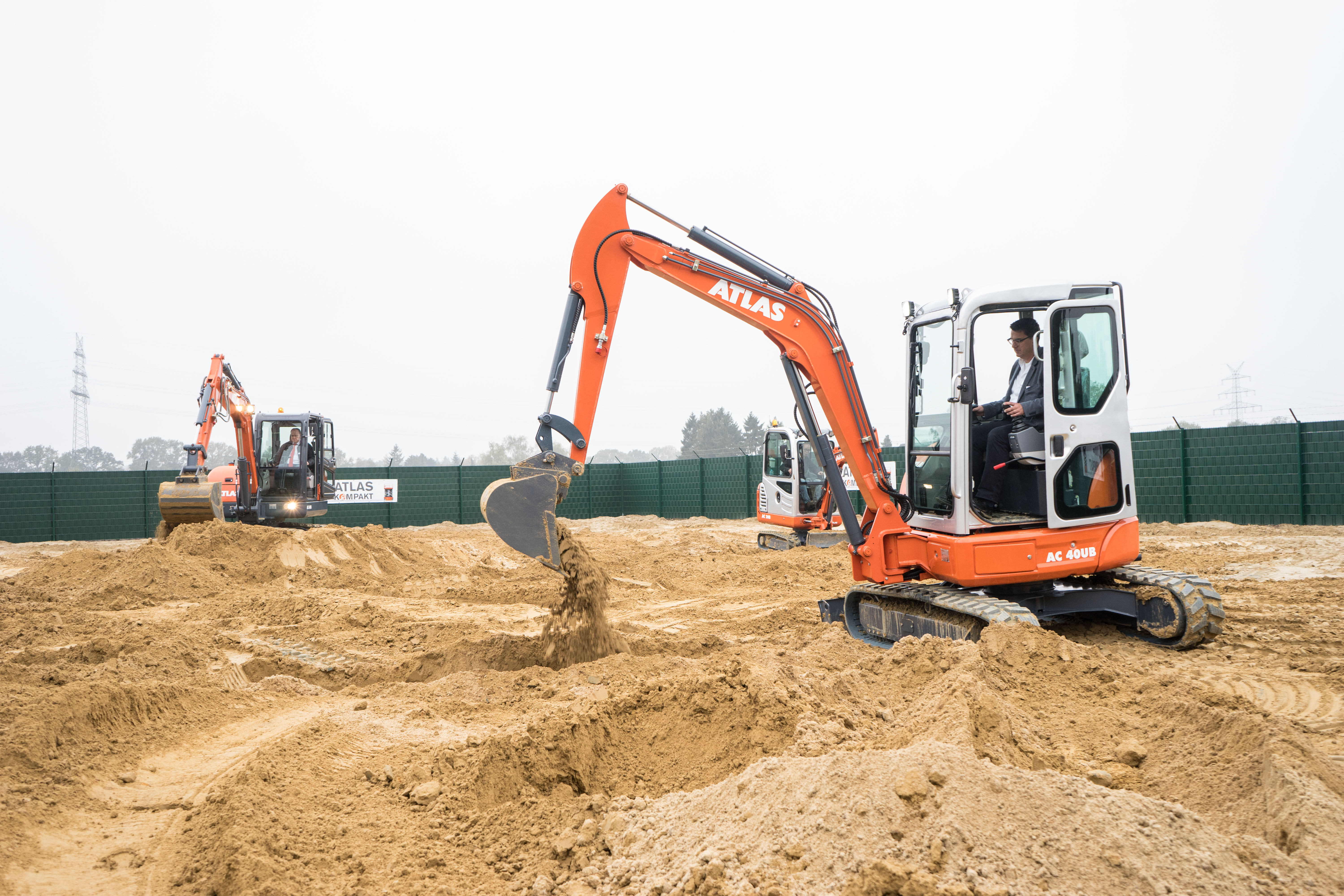 مینی بیل AC 25FU