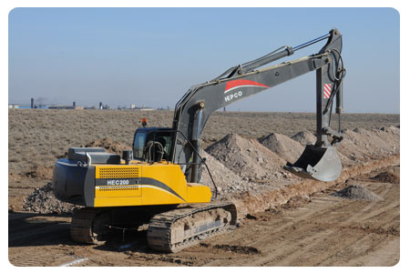 بیل هیدرولیکی چرخ زنجیری HEC 200