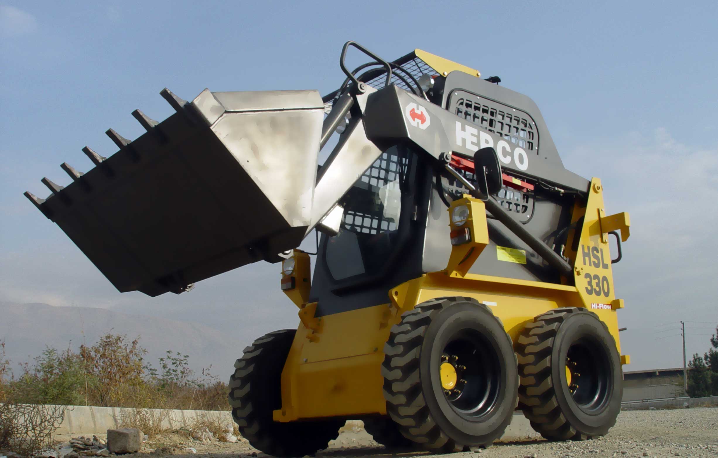 اسکید لودر HSL330